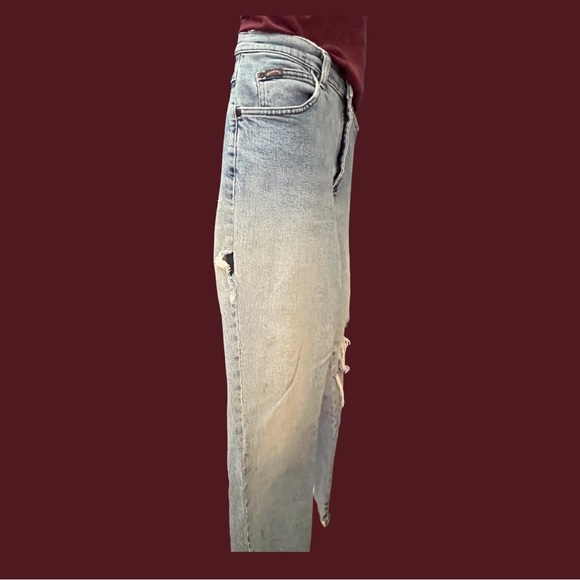 Lee Rider jeans. Weathered and worn. Size 10petite. - Picture 2 of 10
